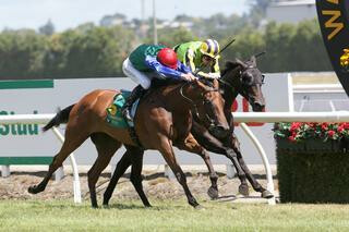 Bonneval winning the 2017 Group 2 Fillies’ Classic.
